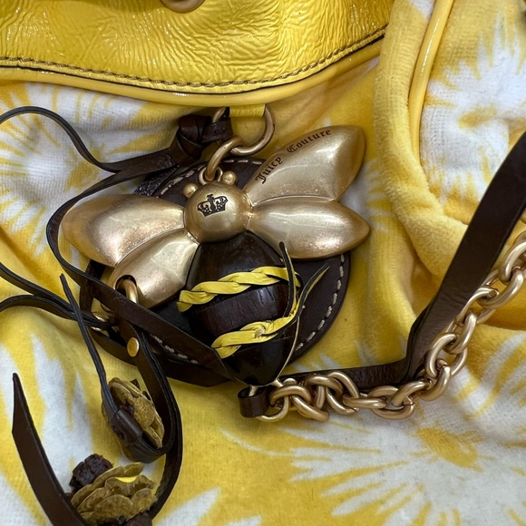 -Vintage RARE HTF Juicy Couture Butter cup Daisy Bee handbag. - Picture 9 of 17